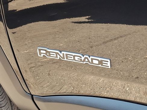 Certified 2022 Jeep Renegade Limited w/ Sun, Sound & Wheels Group image 30