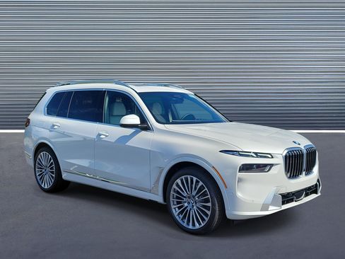 New 2027 BMW X7 xDrive40i w/ Executive Package AWD/4WD image 2