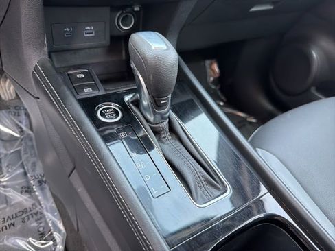 Used 2023 Nissan Kicks SR w/ SR Premium Package image 25