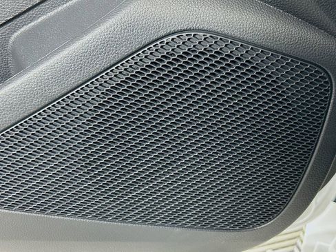 Used 2025 Toyota Corolla SE image 18