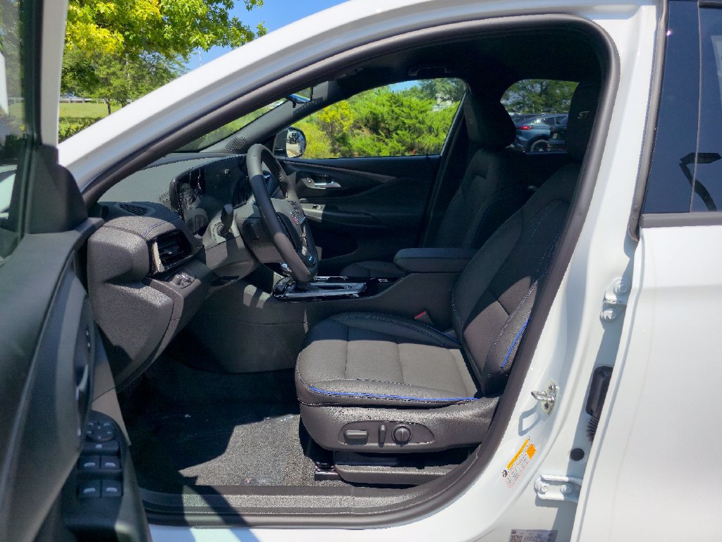New 2026 Buick Envista Sport Touring w/ Convenience I Package FWD image 21