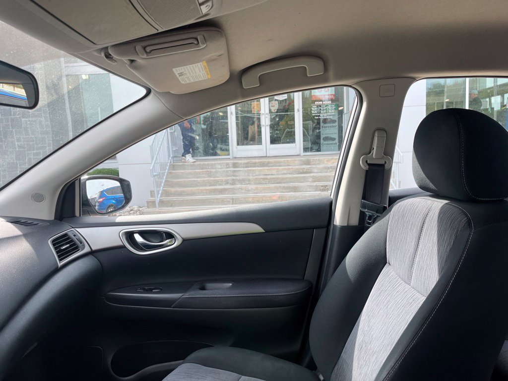 Used 2015 Nissan Sentra SV FWD image 11