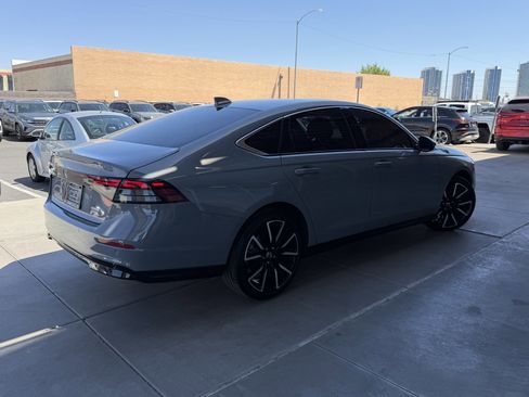Used 2024 Honda Accord Touring image 4