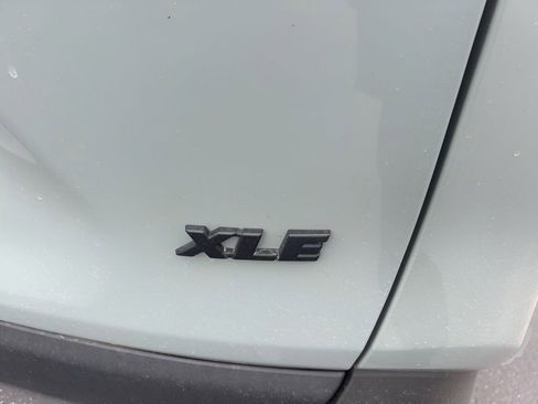 Used 2023 Toyota RAV4 XLE Premium image 14