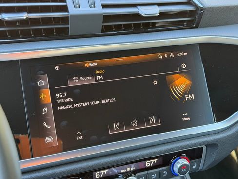 Used 2025 Audi Q3 2.0T Premium image 17