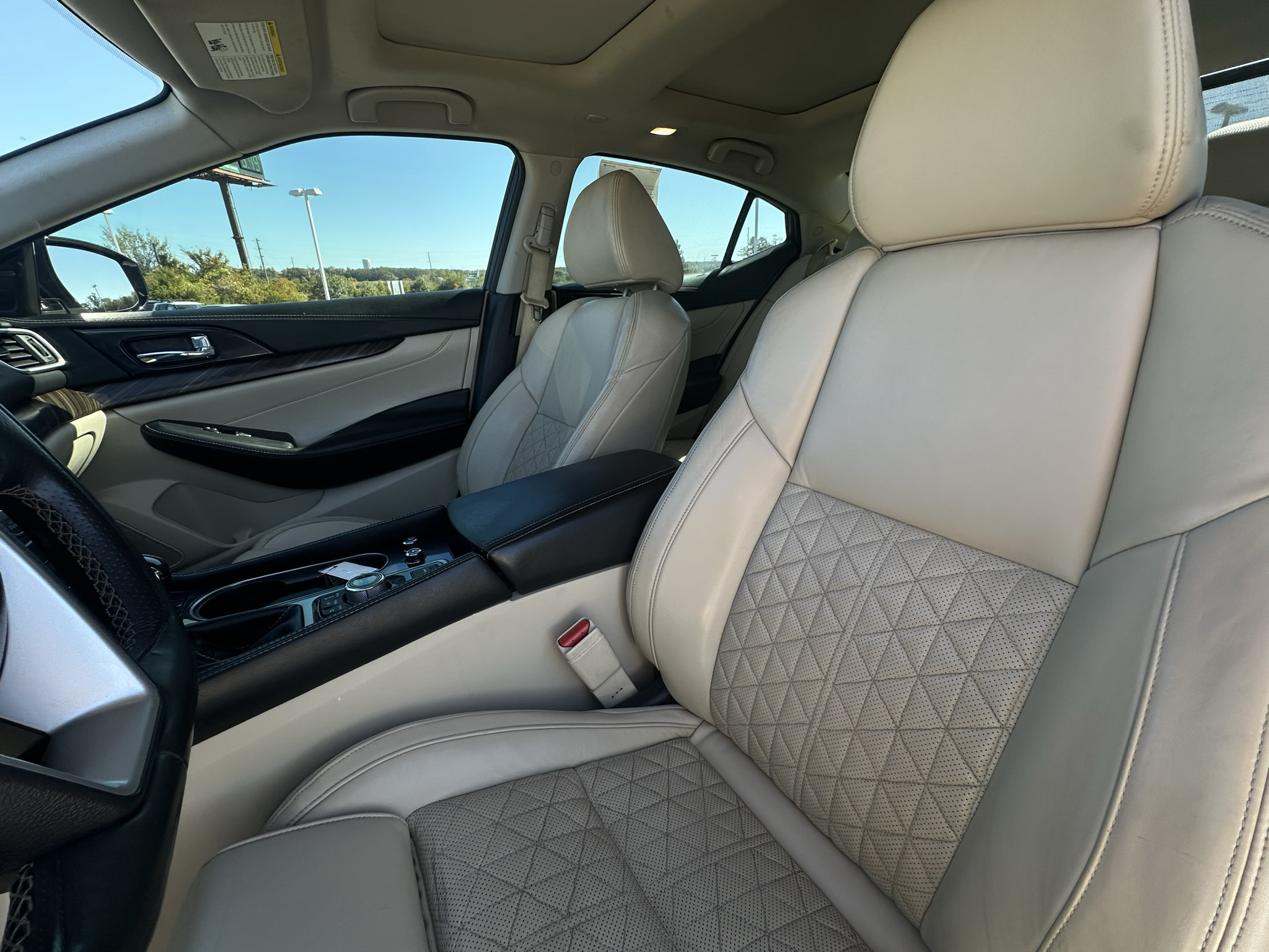 Used 2018 Nissan Maxima Platinum FWD image 11
