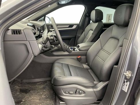 New 2026 Porsche Cayenne Coupe AWD/4WD image 5