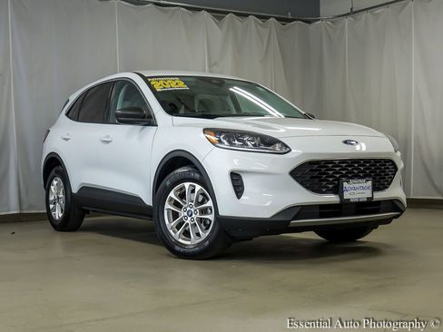 Used 2022 Ford Escape SE image 2