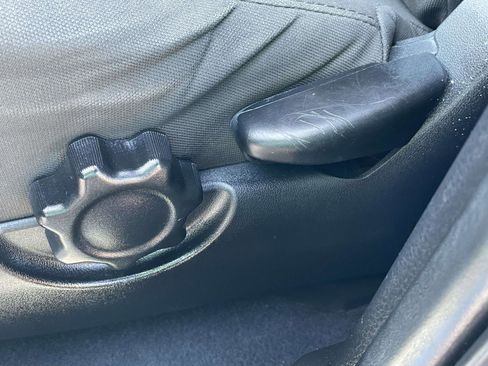 Used 2016 Toyota Tacoma TRD Sport w/ Premium & Technology Package image 11