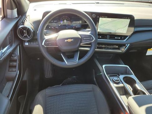 New 2026 Chevrolet Equinox LT image 8