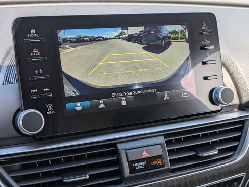 Used 2021 Honda Accord Touring image 29