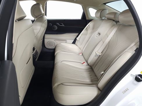 Used 2021 Genesis G80 3.5T w/ Prestige Package image 38