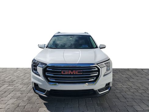 Used 2022 GMC Terrain SLT w/ Infotainment Package II image 2