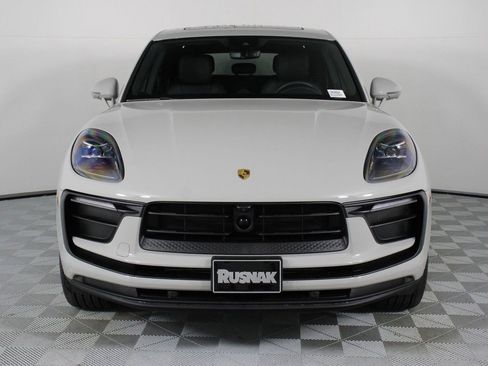 Certified 2025 Porsche Macan image 10