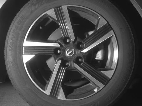 Used 2025 Nissan Sentra SV FWD image 13