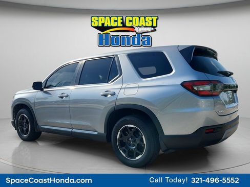 Certified 2025 Honda Pilot EX-L image 5