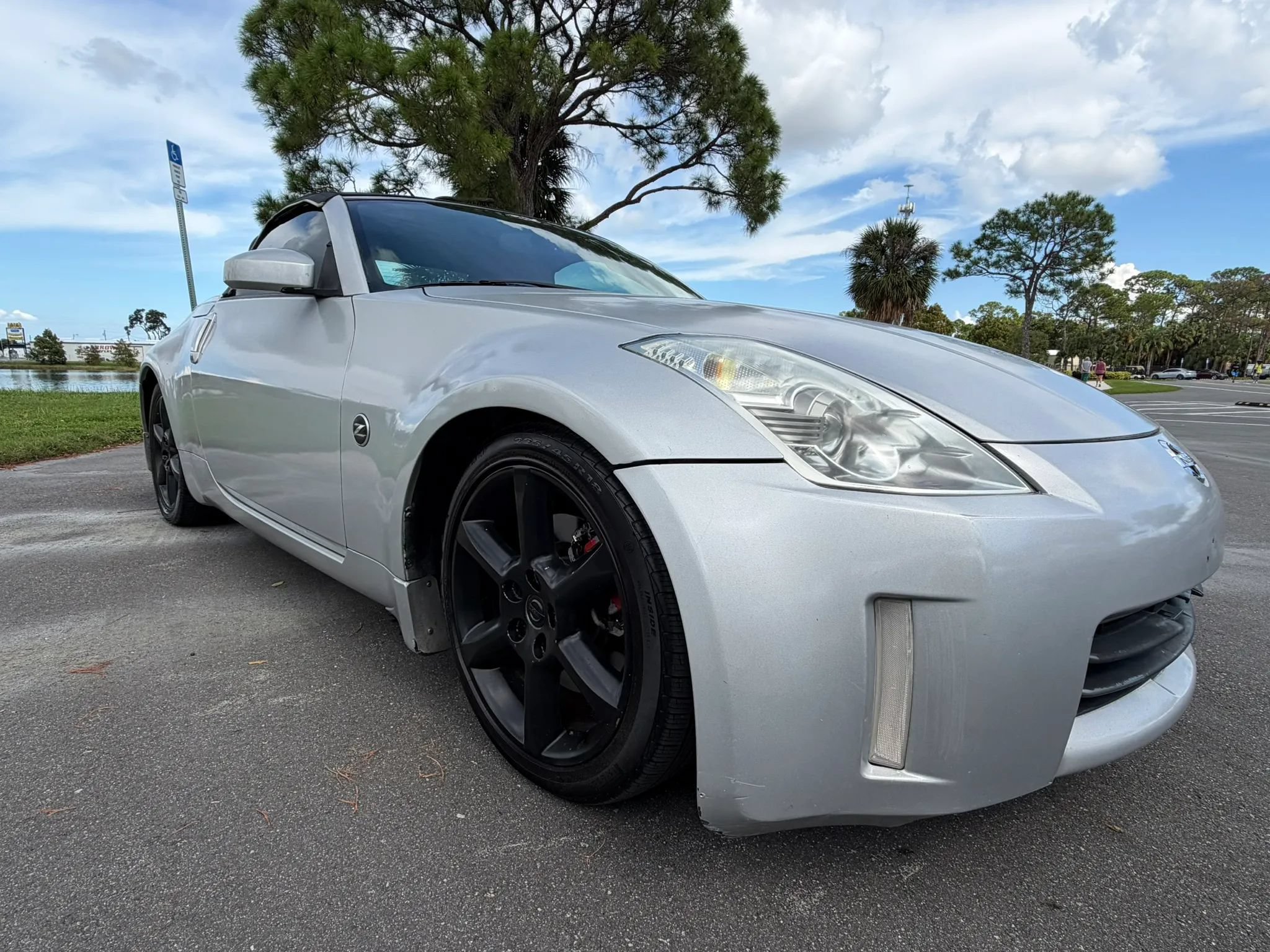 Used 2006 Nissan 350Z Enthusiast RWD image 9