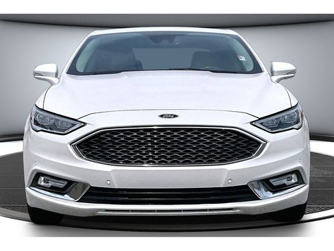 Used 2017 Ford Fusion Platinum FWD image 4