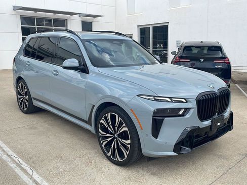 Used 2024 BMW X7 xDrive40i w/ Executive Package AWD/4WD image 2