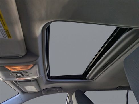 Used 2019 Toyota RAV4 XLE image 20