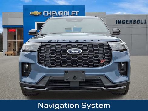 Used 2025 Ford Explorer ST image 3