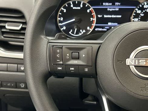 Used 2024 Nissan Rogue SV AWD/4WD image 17