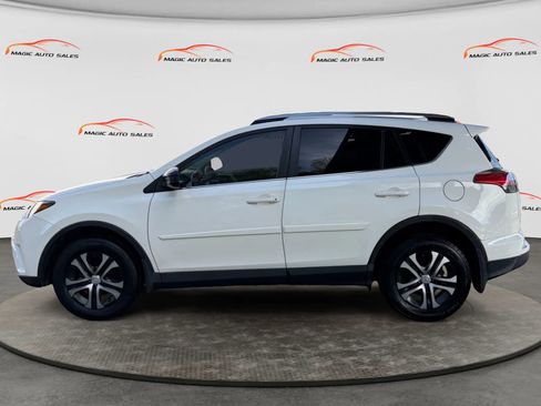 Used 2017 Toyota RAV4 LE w/ Carpet Mat Package AWD/4WD image 7