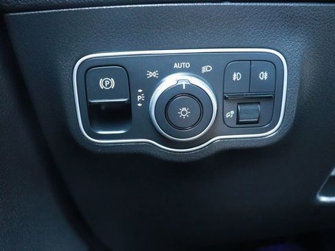 Used 2025 Mercedes-Benz GLA 250 image 22