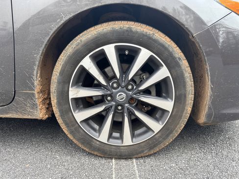 Used 2017 Nissan Altima 2.5 SV image 14