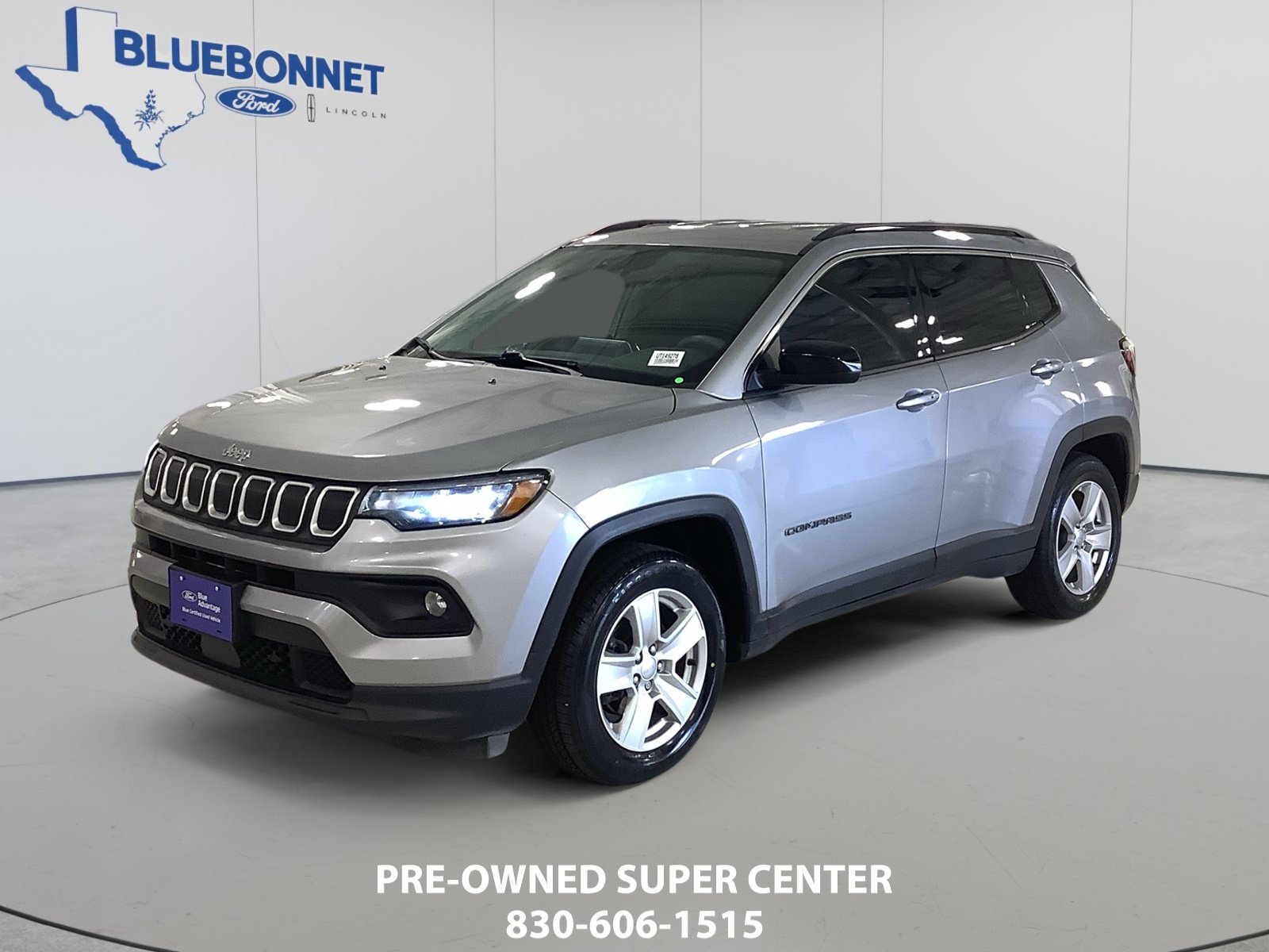 Used 2022 Jeep Compass Latitude FWD image 1