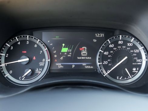 Used 2020 Toyota Highlander XLE image 11