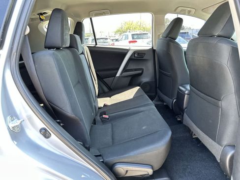 Used 2016 Toyota RAV4 LE image 13