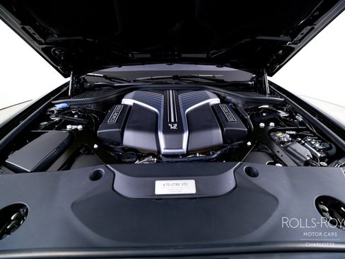 Used 2022 Rolls-Royce Ghost Black Badge image 38