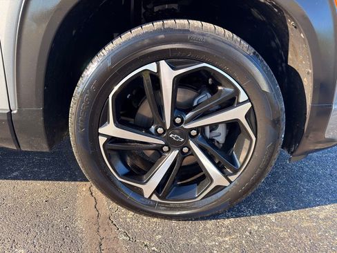 Used 2023 Chevrolet TrailBlazer RS w/ Technology Package AWD/4WD image 8