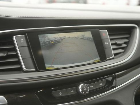 Used 2019 Buick Enclave Essence image 26