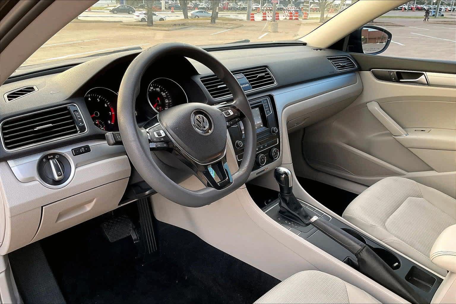 Used 2018 Volkswagen Passat 2.0T S w/ Driver Assistance Package FWD image 2