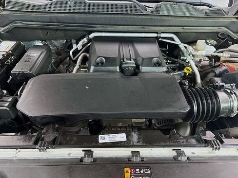 Used 2024 Chevrolet Colorado ZR2 w/ Technology Package AWD/4WD image 30