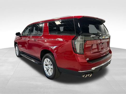 Used 2025 Chevrolet Suburban Premier w/ Sun And Tow Package AWD/4WD image 5