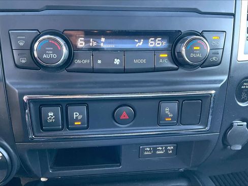 Used 2019 Nissan Titan SV w/ SV Convenience Package image 31