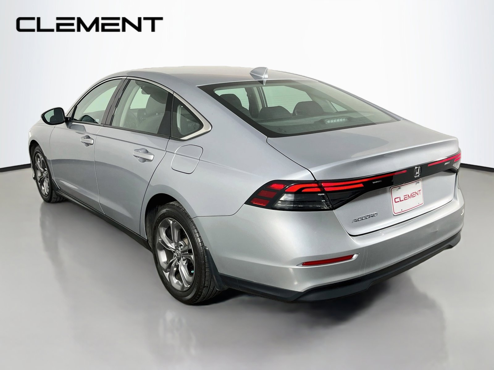 Used 2023 Honda Accord EX image 9