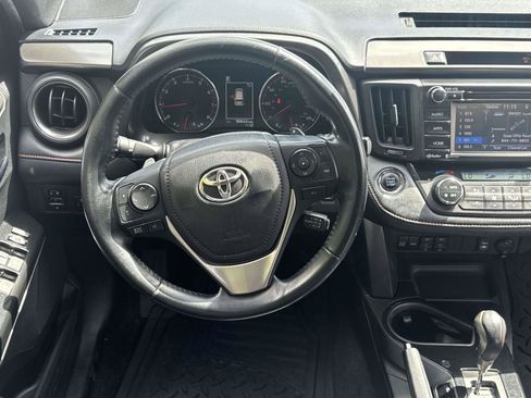 Used 2018 Toyota RAV4 SE w/ Power Extra Value Package AWD/4WD image 14