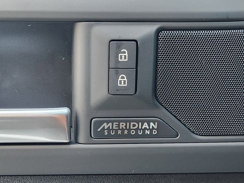 New 2026 Land Rover Defender 110 X-Dynamic SE image 22