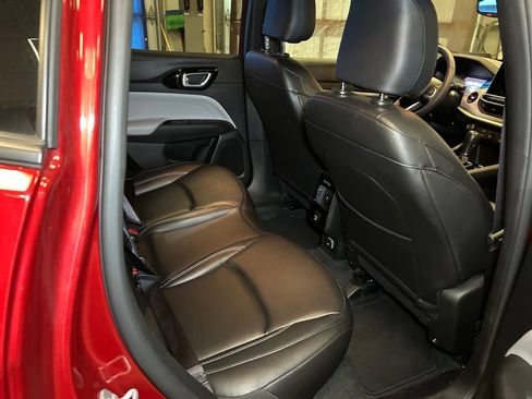 Used 2025 Jeep Compass Limited AWD/4WD image 18