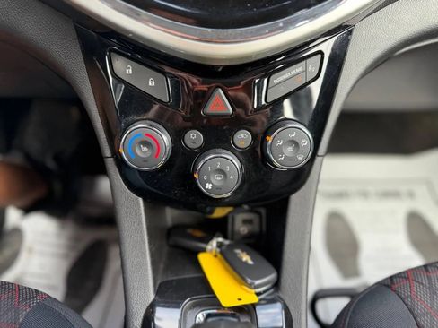 Used 2017 Chevrolet Sonic LT w/ Convenience Package FWD image 40