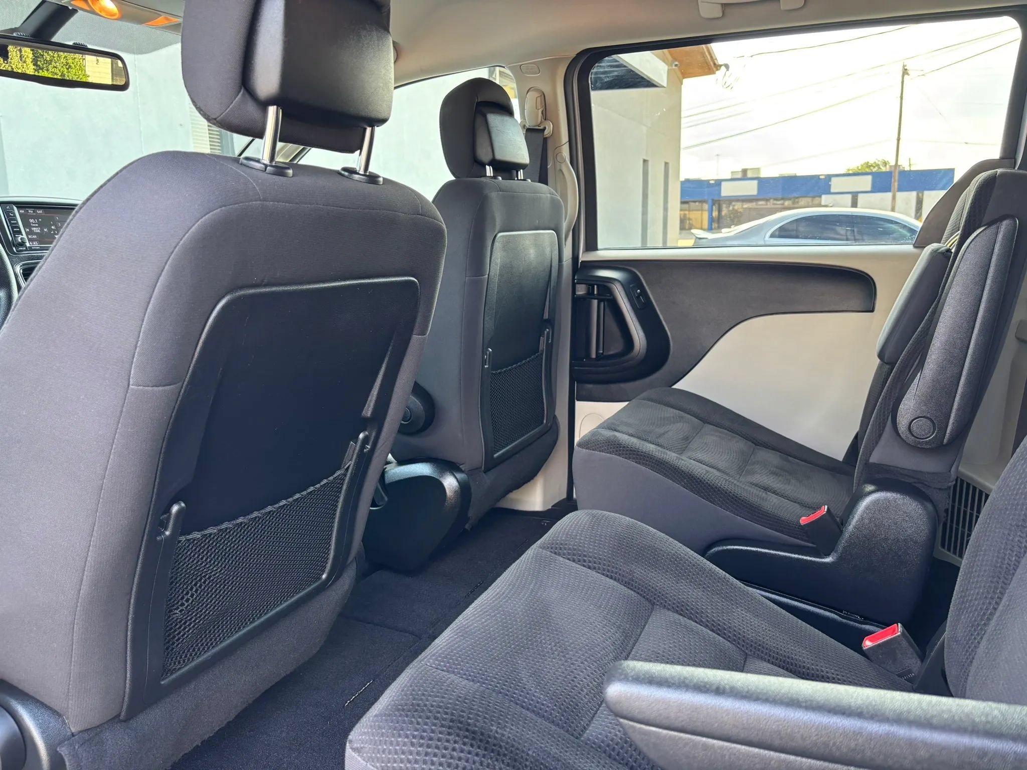 Used 2019 Dodge Grand Caravan SE w/ UConnect Hands-Free Group FWD image 45