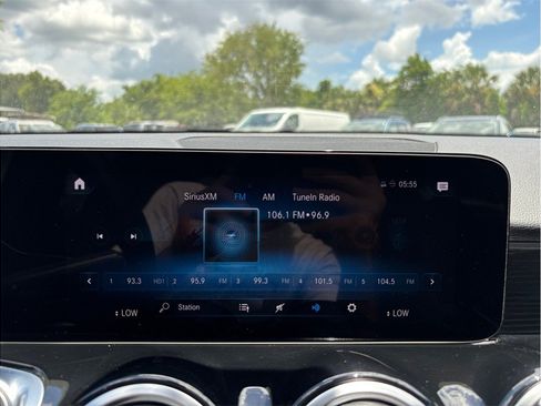 Used 2023 Mercedes-Benz GLB 250 4MATIC image 30