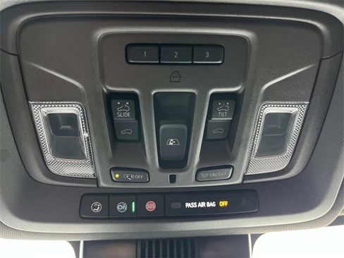 Used 2024 GMC Sierra 2500 Denali w/ Denali Reserve Package image 40