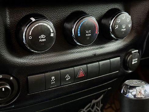 Used 2016 Jeep Wrangler Sport image 14