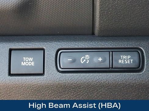 Used 2022 Nissan Frontier PRO-4X w/ Technology Package AWD/4WD image 9