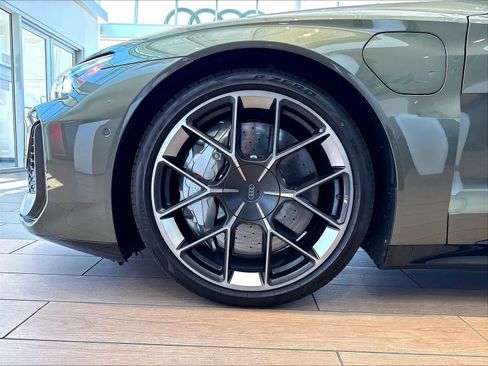 Used 2025 Audi RS e-tron GT performance w/ Dynamic Plus Package AWD/4WD image 11